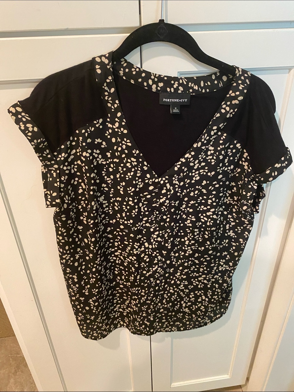 Fortune + Ivy Black V-Neck Short Sleeve Blouse Mixed Material with cream dot